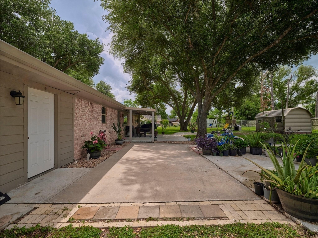 9326 Kostelnik Street - Photo 41