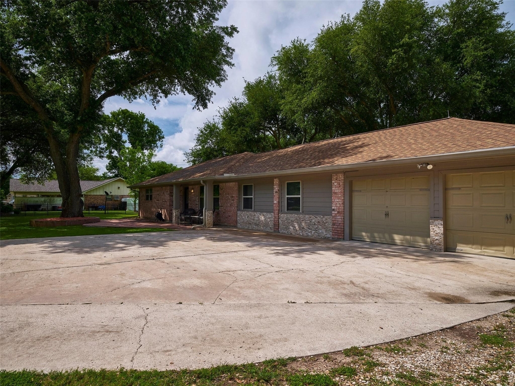 9326 Kostelnik Street - Photo 4
