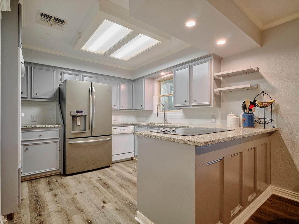 9326 Kostelnik Street - Photo 16