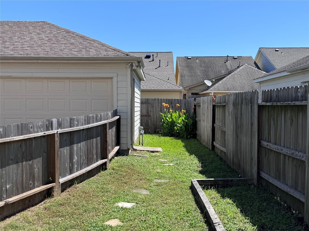 29726 Sullivan Oaks Drive - Photo 17
