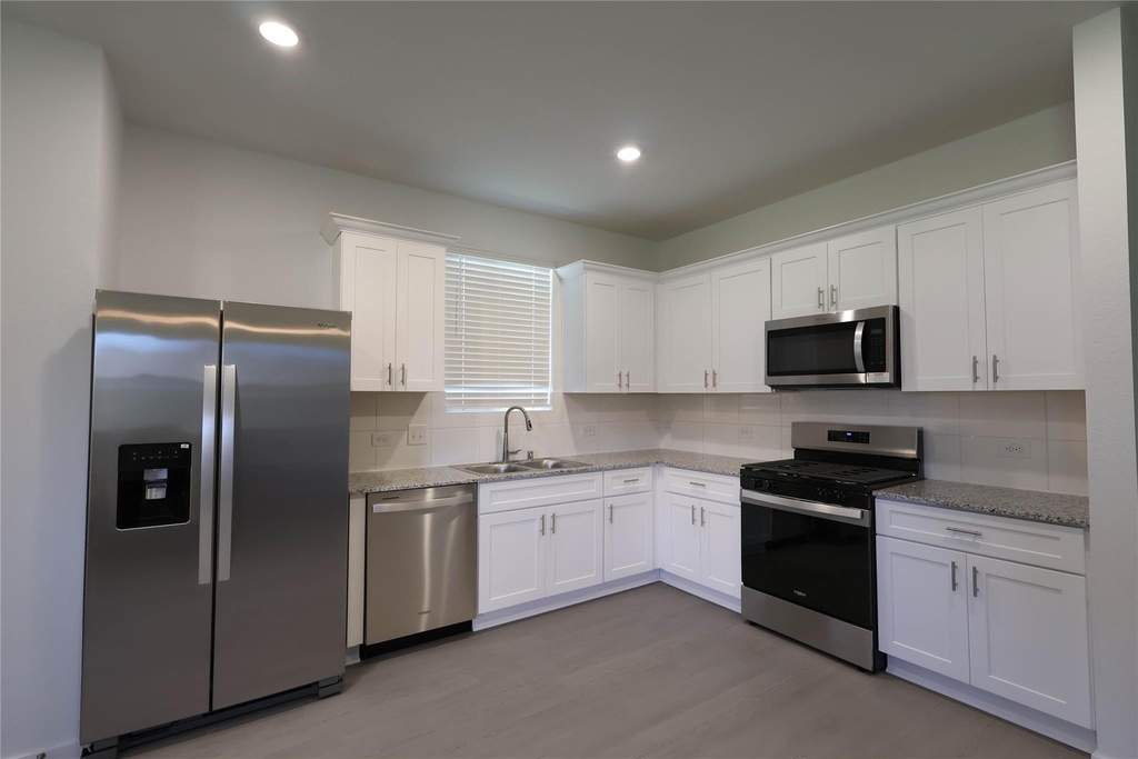 14993 Rustic Moon Rd - Photo 3