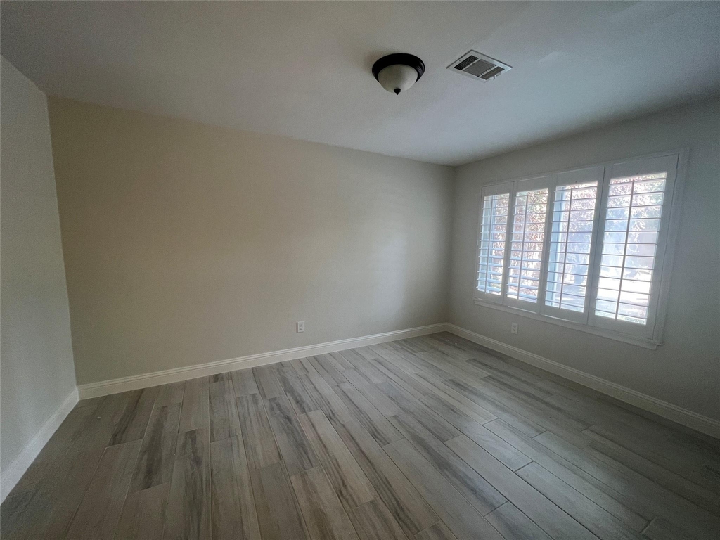 2714 Echo Street - Photo 10
