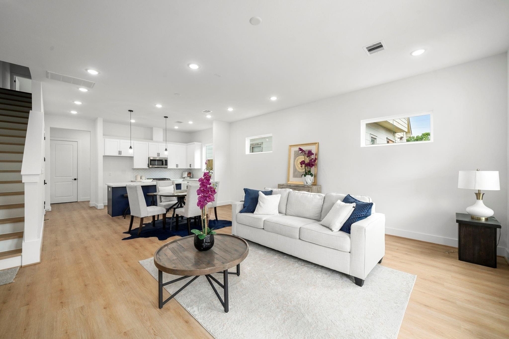 5516 Hardy Street - Photo 4