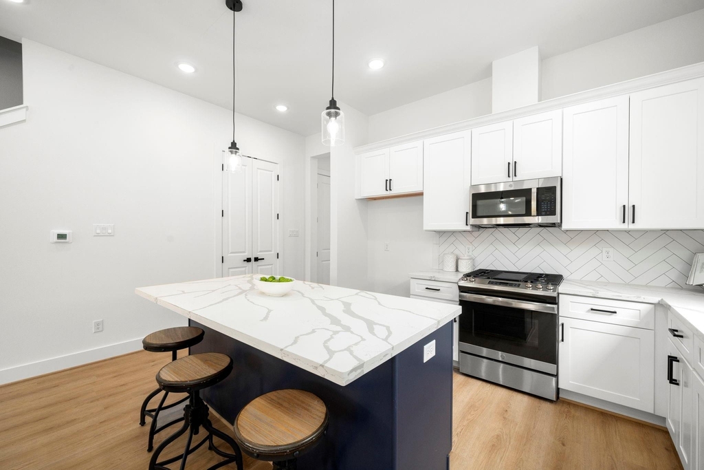 5516 Hardy Street - Photo 10