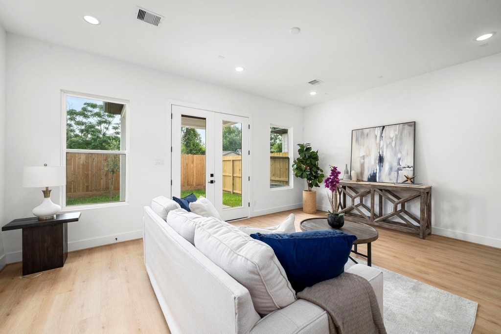 5516 Hardy Street - Photo 7
