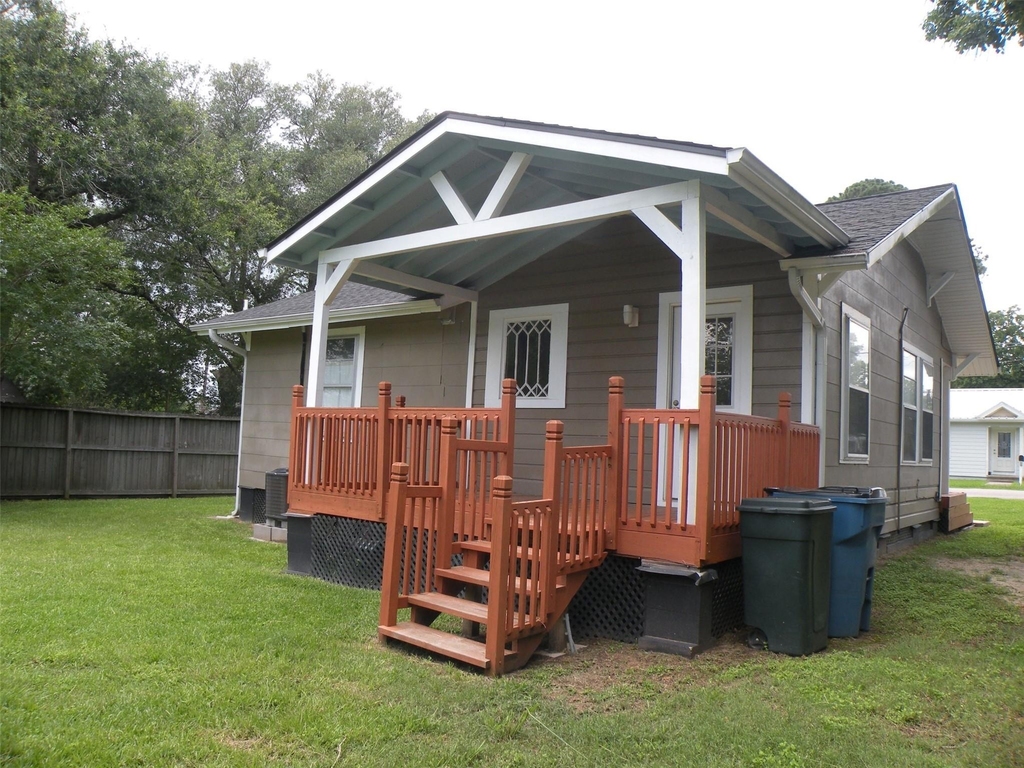 319 N Hunt Street N - Photo 9