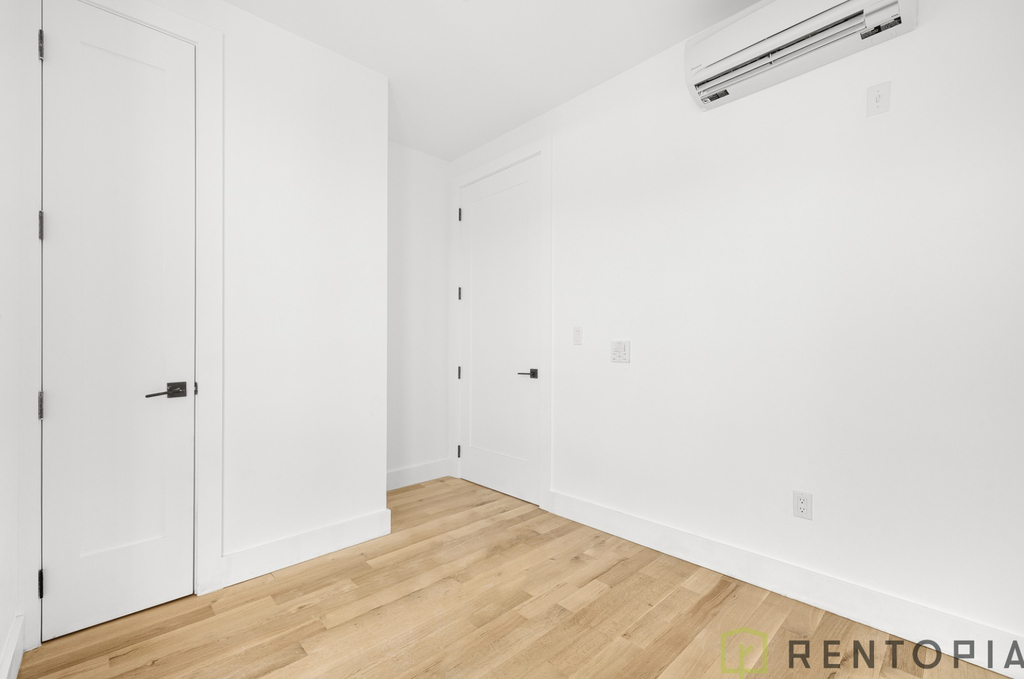 624 Metropolitan Avenue - Photo 9