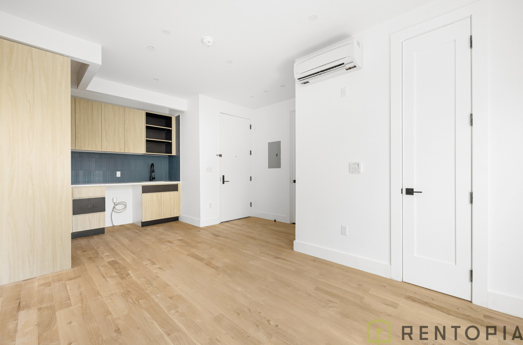 624 Metropolitan Avenue - Photo 6