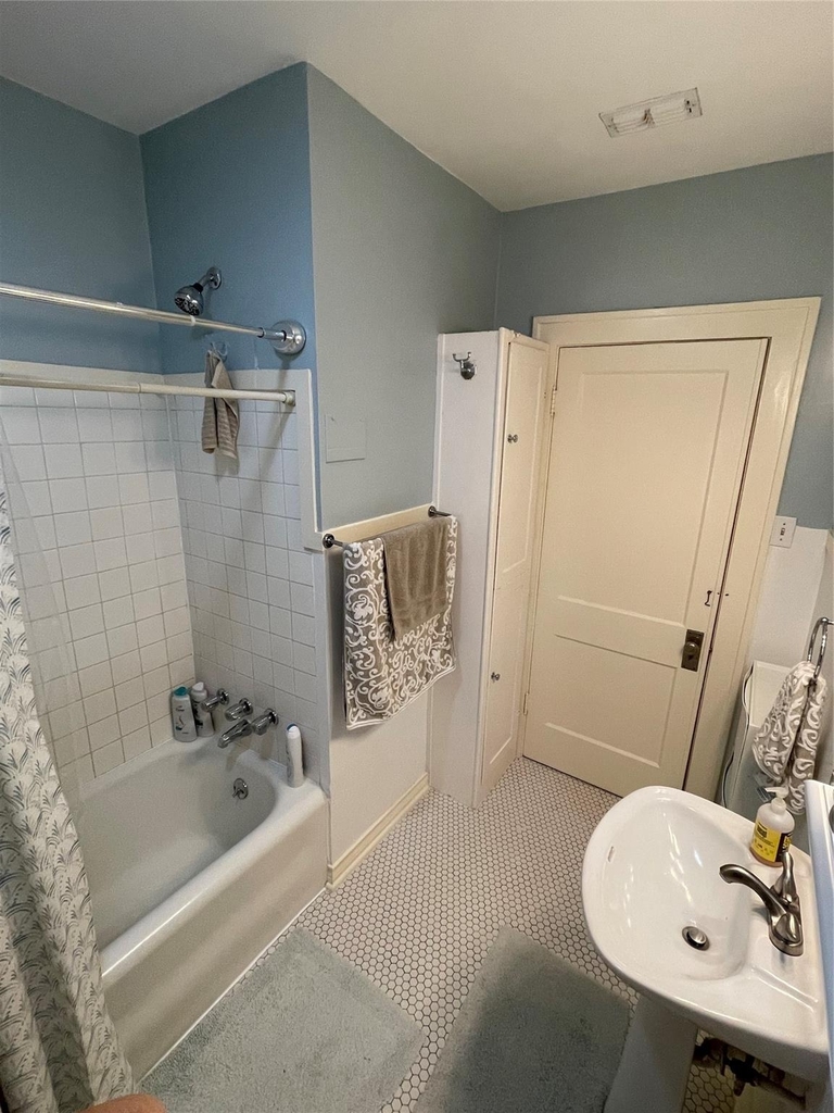 1604 Castle Court Street - Photo 21