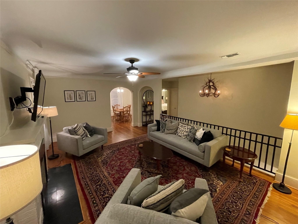 1604 Castle Court Street - Photo 5