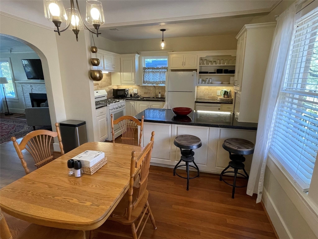 1604 Castle Court Street - Photo 8