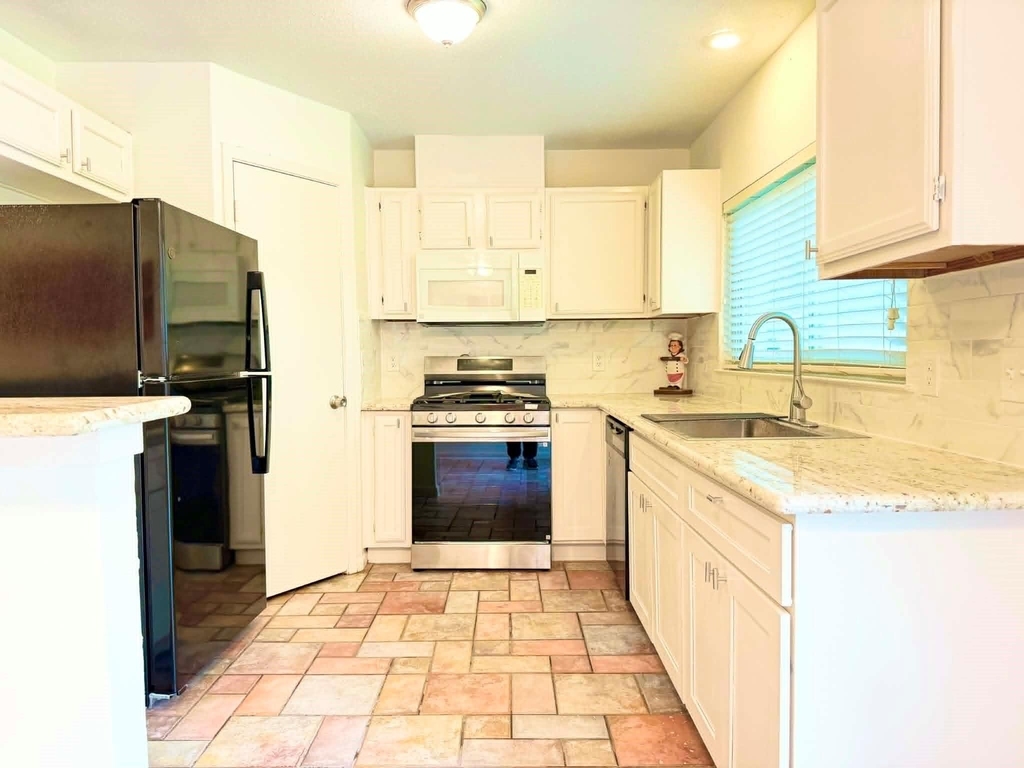 12034 Yearling Drive - Photo 3