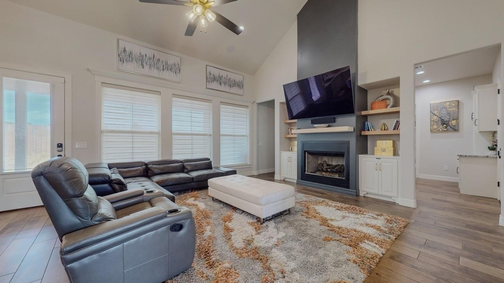 112 Pindo Palm Drive - Photo 1