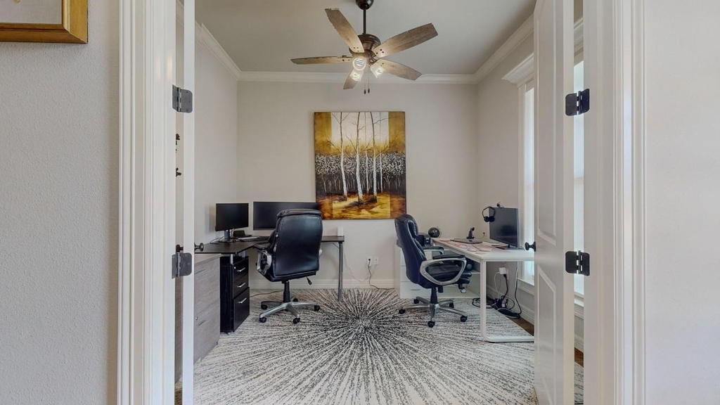 112 Pindo Palm Drive - Photo 2
