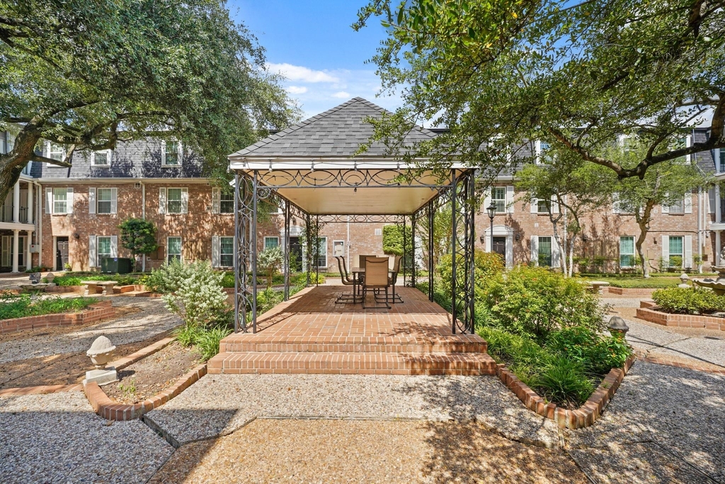 357 N Post Oak Lane - Photo 18