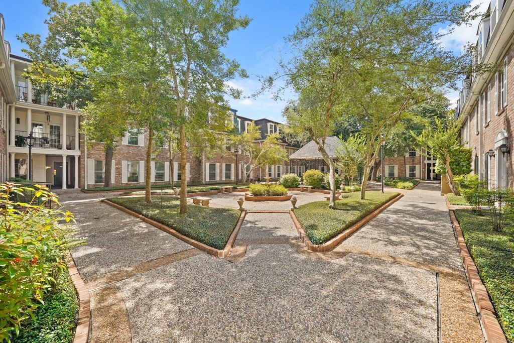 357 N Post Oak Lane - Photo 16