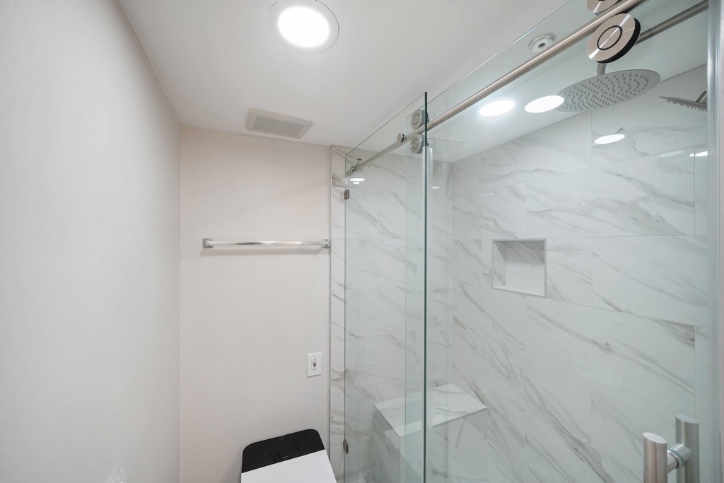 357 N Post Oak Lane - Photo 9