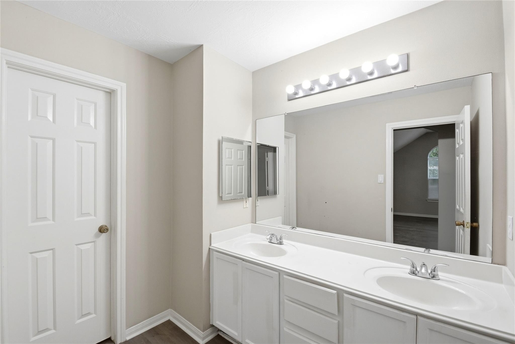3924 Highland Vale Court - Photo 33