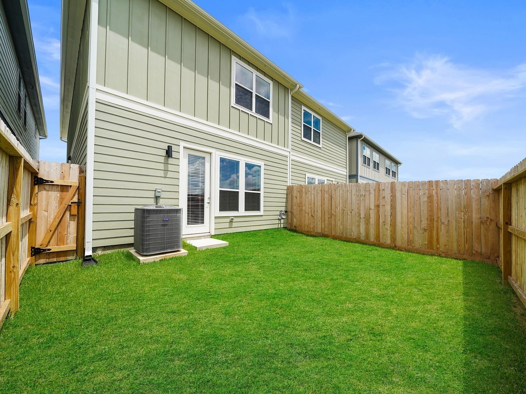 1518 Colonial Gorge Drive - Photo 31