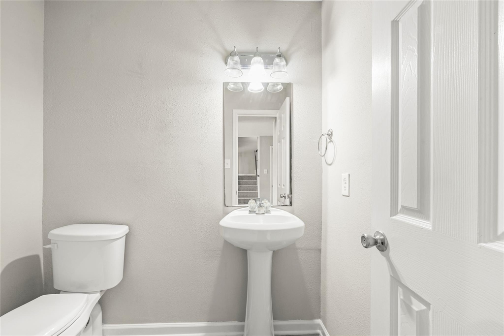1520 Sherwood Forest Street - Photo 3