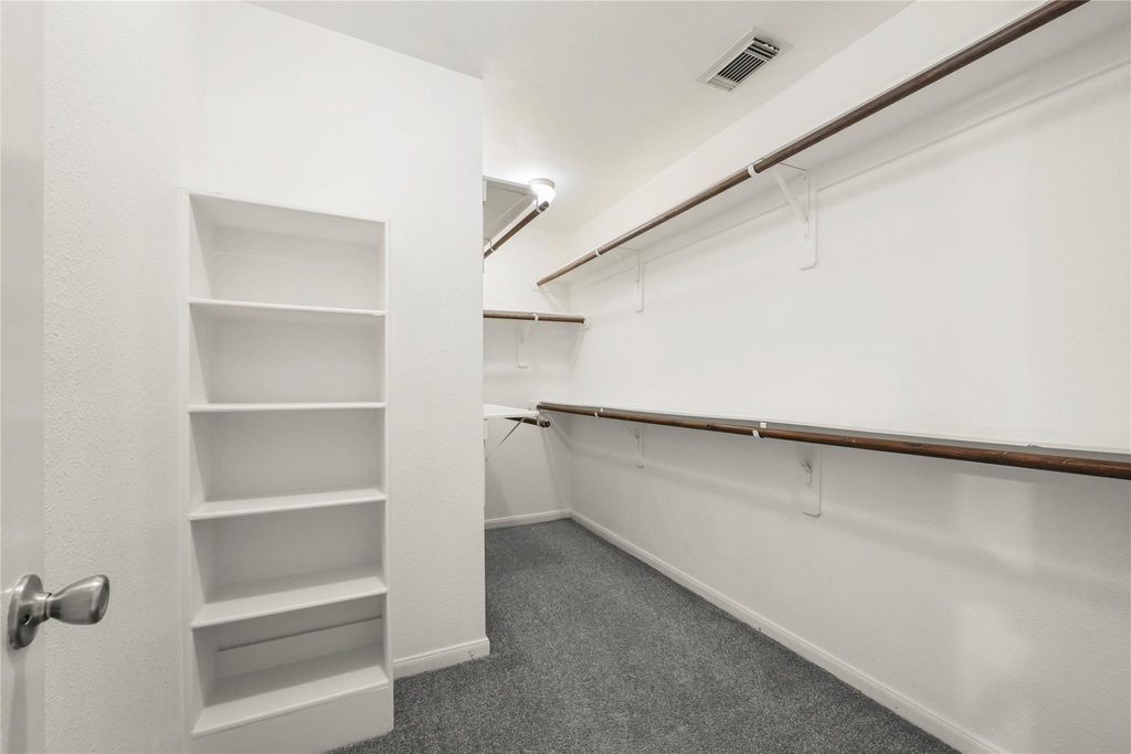 1520 Sherwood Forest Street - Photo 9