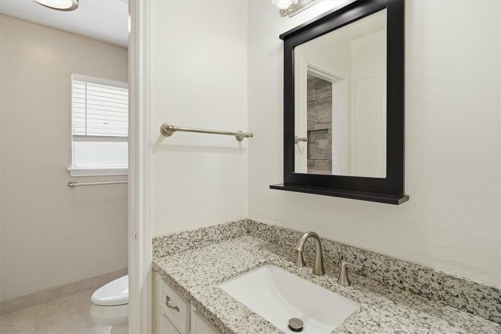 2119 Williamsburg Court S - Photo 15