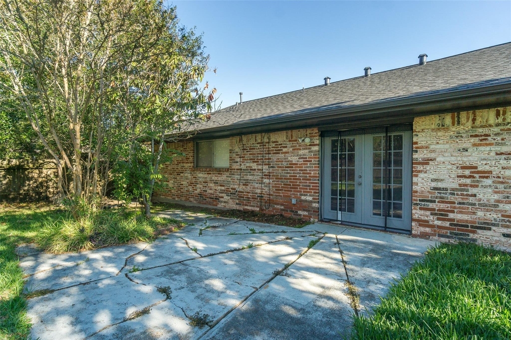 2119 Williamsburg Court S - Photo 18