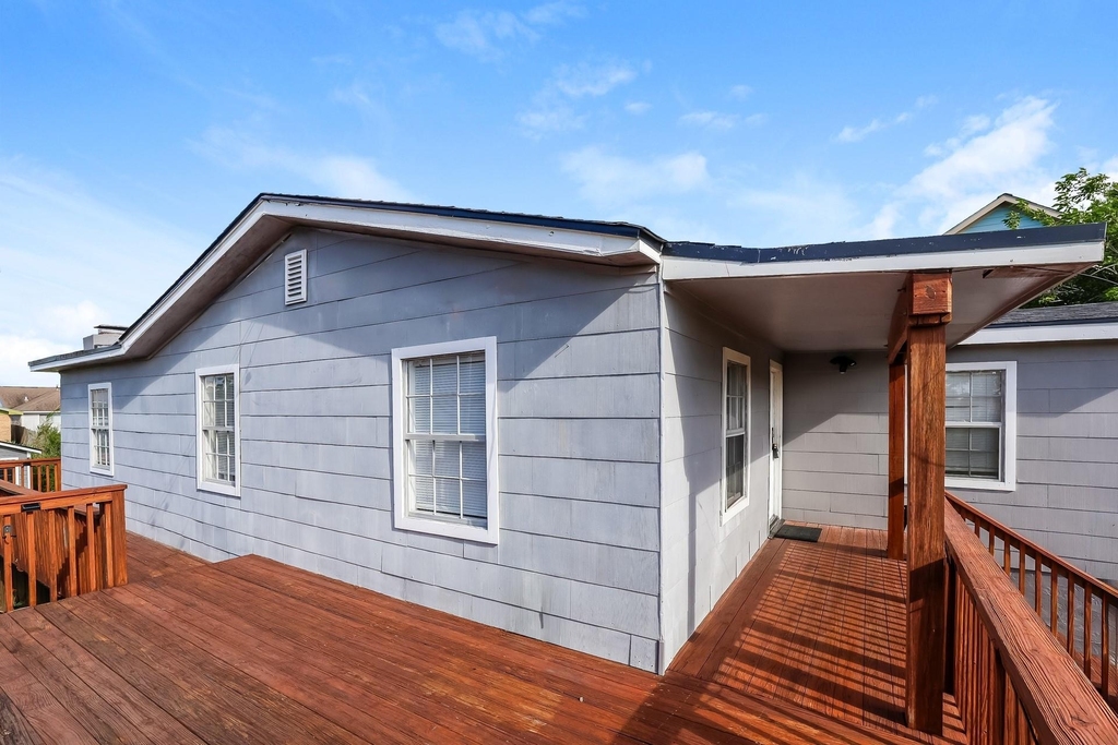 2219 72nd Street - Photo 0