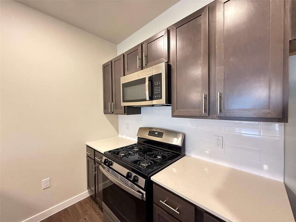2102 Antoine Drive - Photo 2