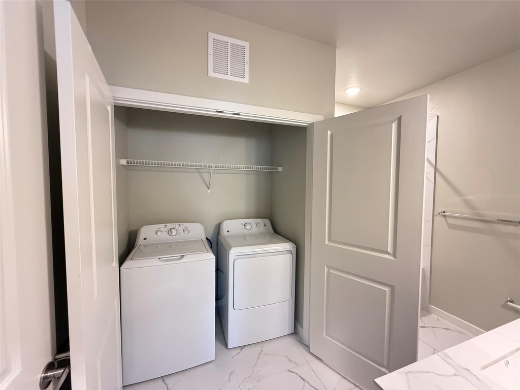 2102 Antoine Drive - Photo 8