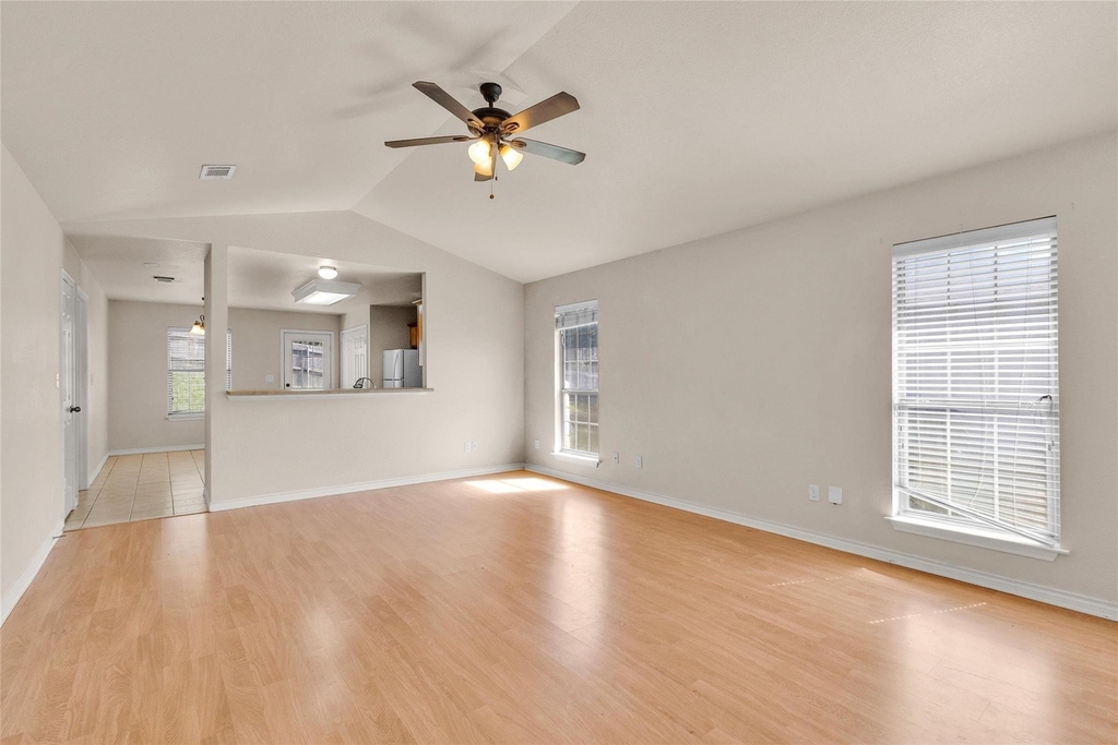 115 Bolero Way - Photo 4