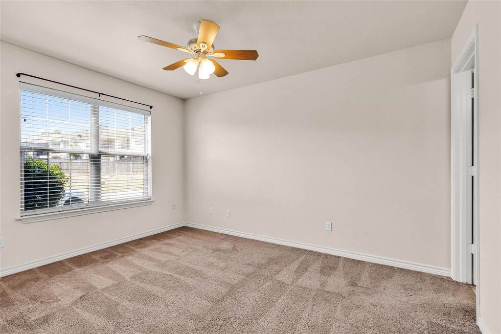 115 Bolero Way - Photo 16