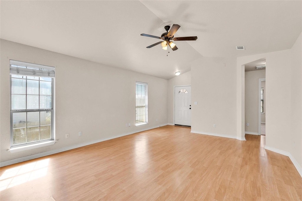115 Bolero Way - Photo 3