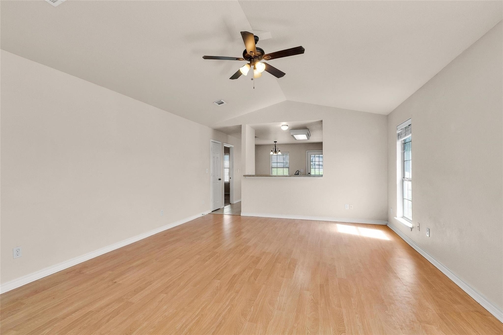 115 Bolero Way - Photo 2
