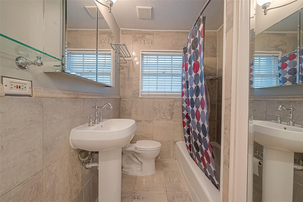 306 Graceland Street - Photo 22
