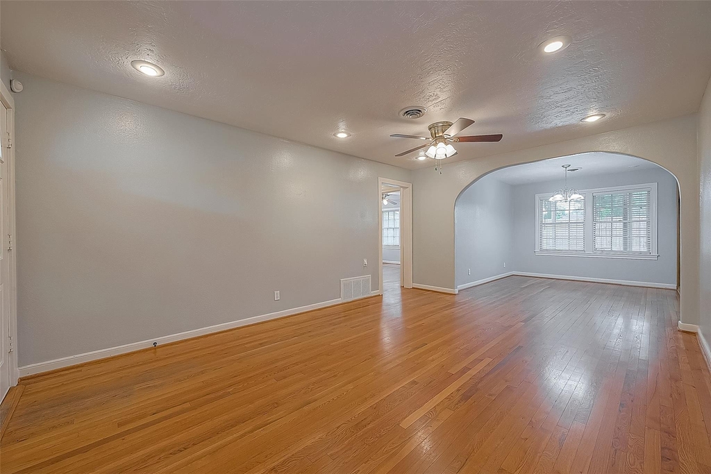 306 Graceland Street - Photo 10