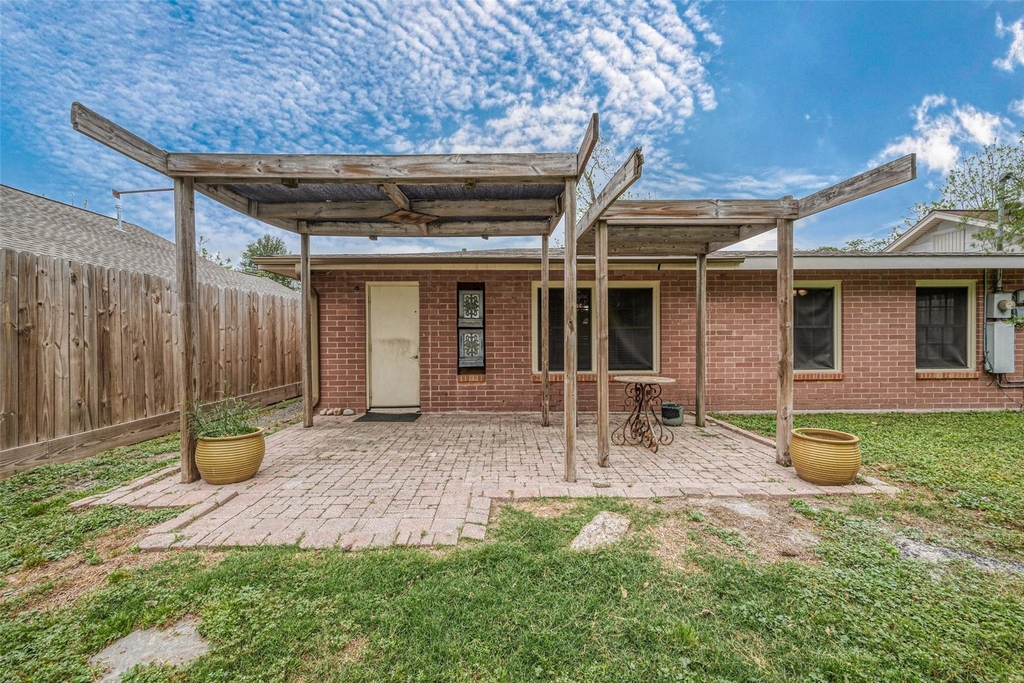 306 Graceland Street - Photo 34