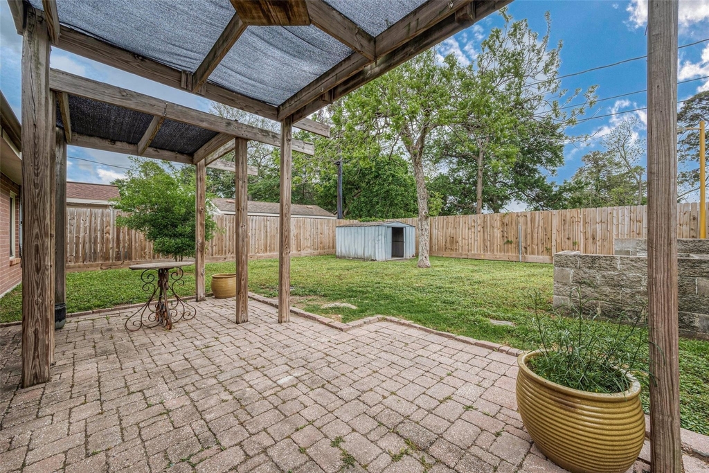 306 Graceland Street - Photo 27