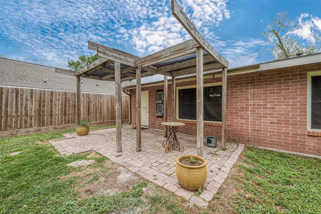 306 Graceland Street - Photo 33