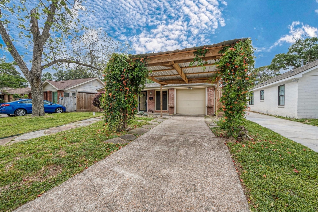306 Graceland Street - Photo 6