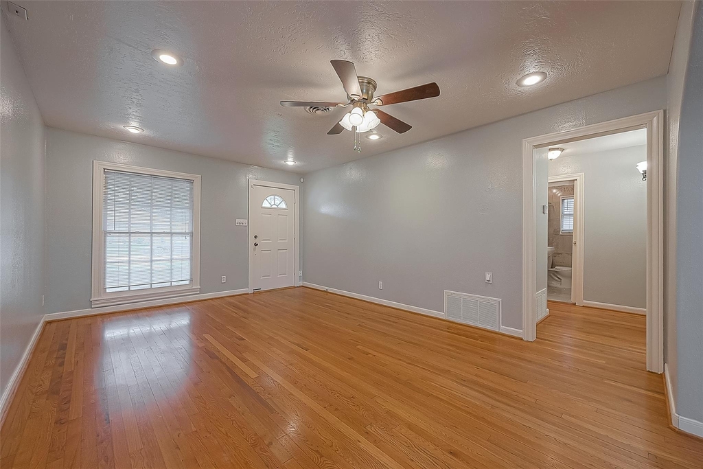 306 Graceland Street - Photo 7