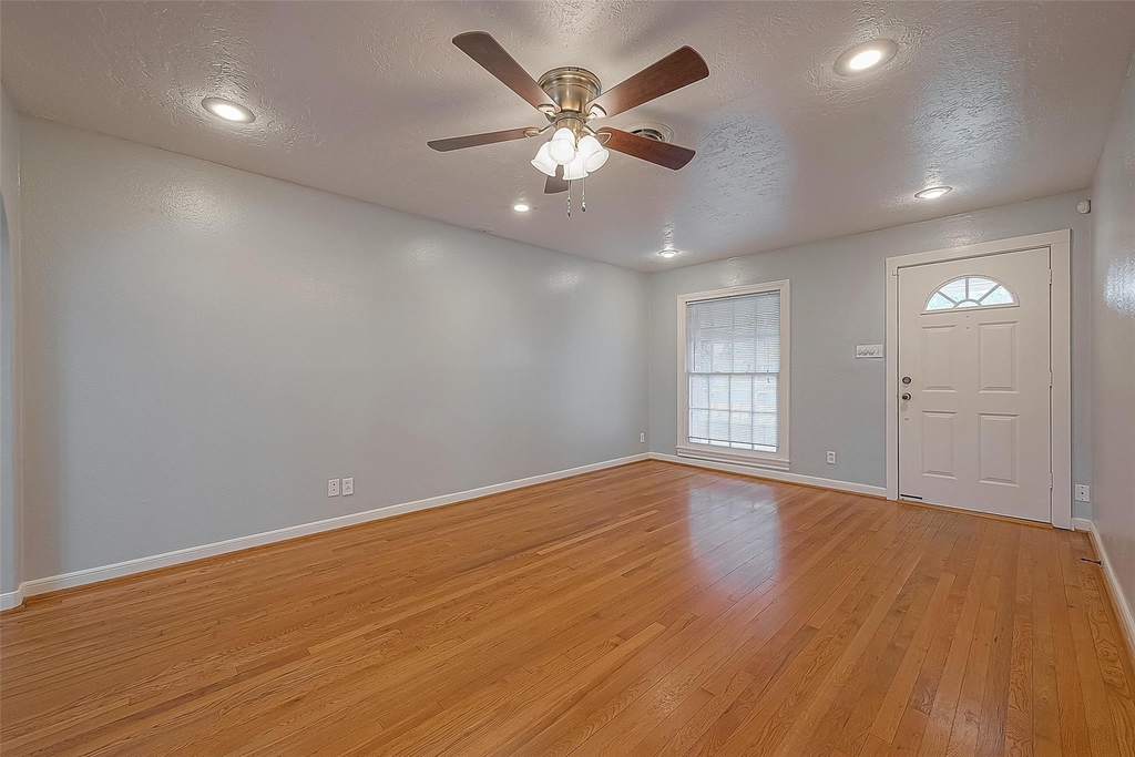 306 Graceland Street - Photo 8
