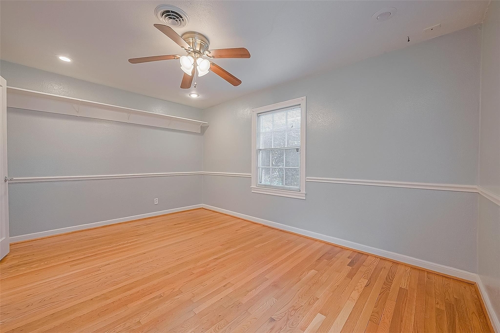 306 Graceland Street - Photo 23
