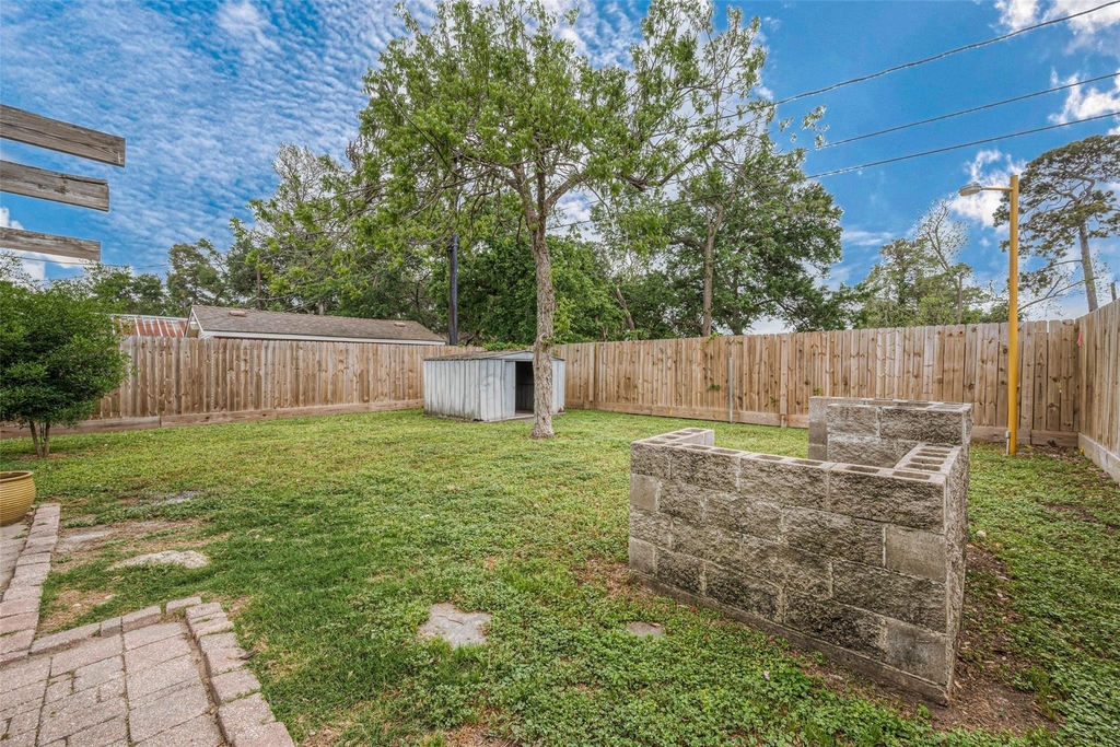 306 Graceland Street - Photo 28