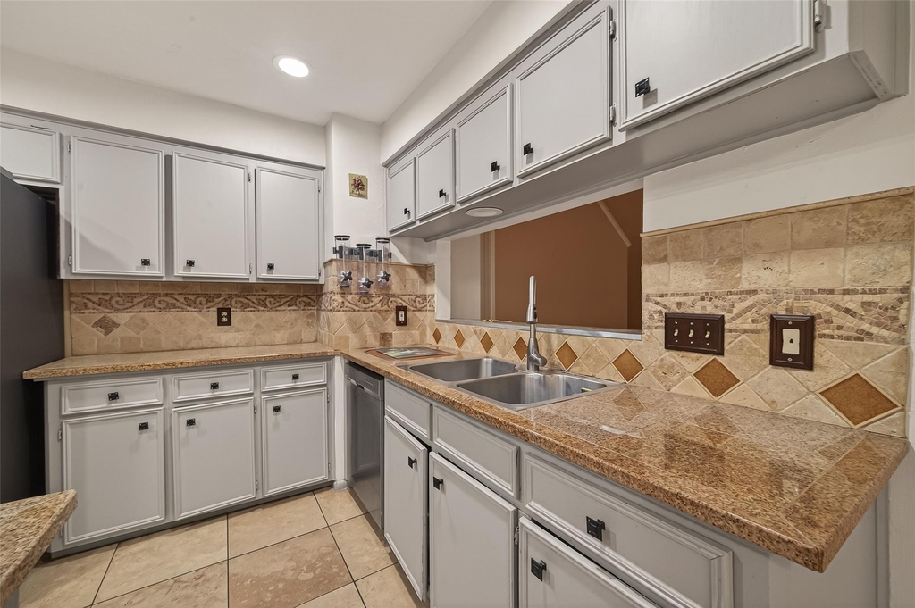 11331 Oakcenter Drive - Photo 5