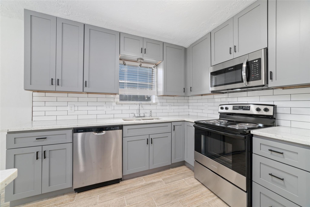 10522 Northview Drive - Photo 17