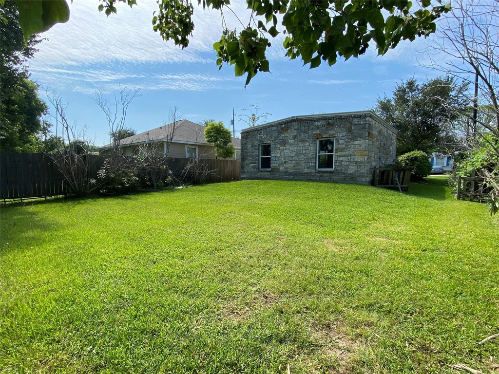 3815 Putnam Drive - Photo 4