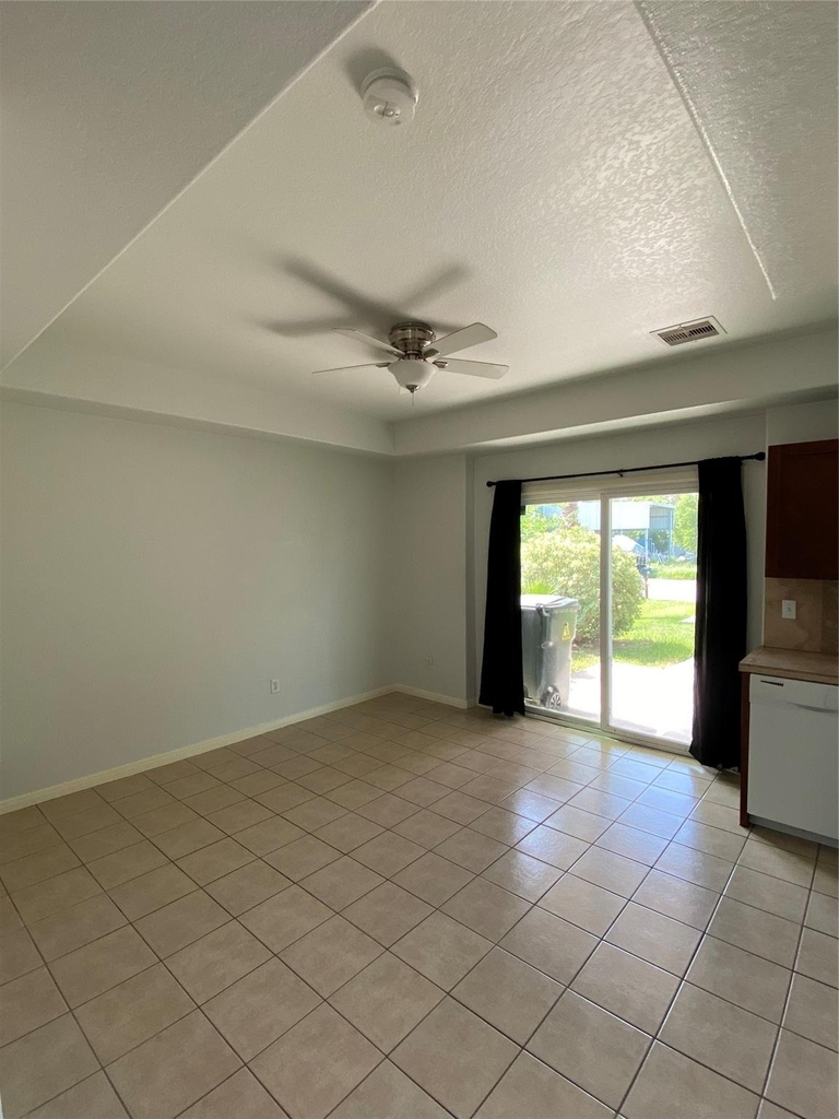 3815 Putnam Drive - Photo 7