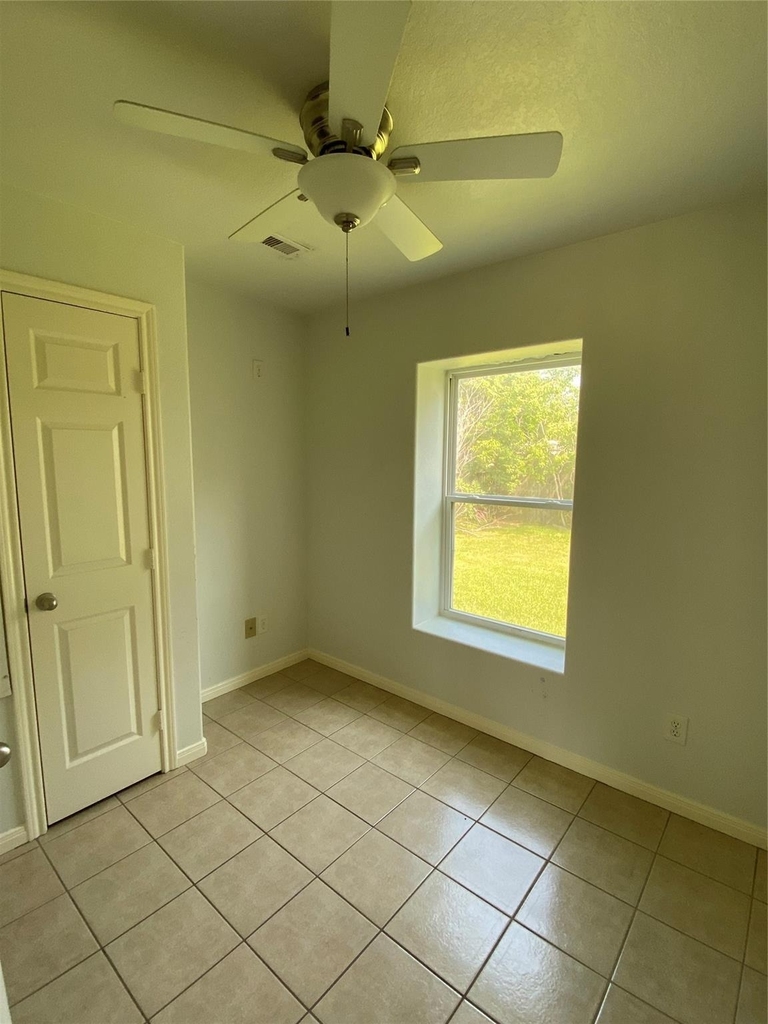 3815 Putnam Drive - Photo 11