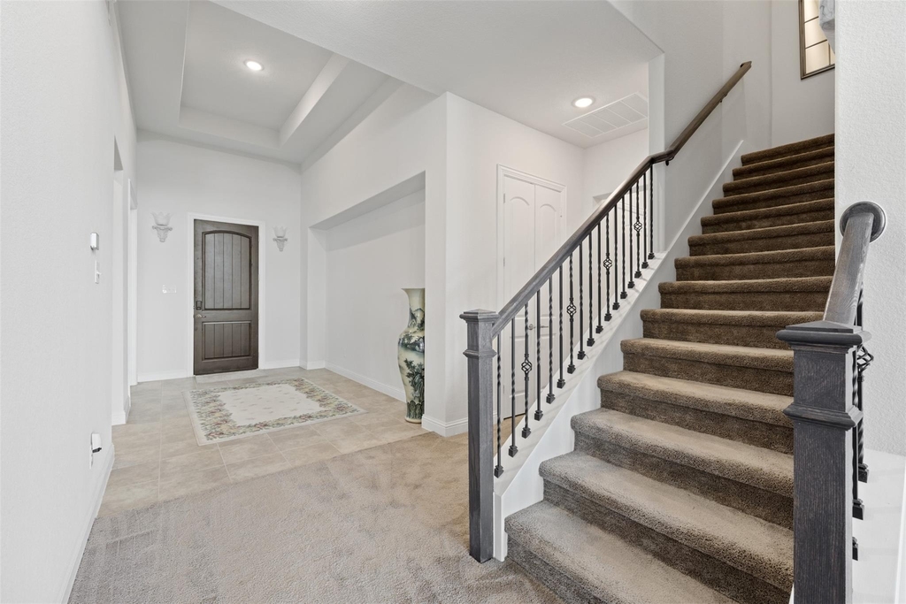 6007 Marsh Lake Court - Photo 2
